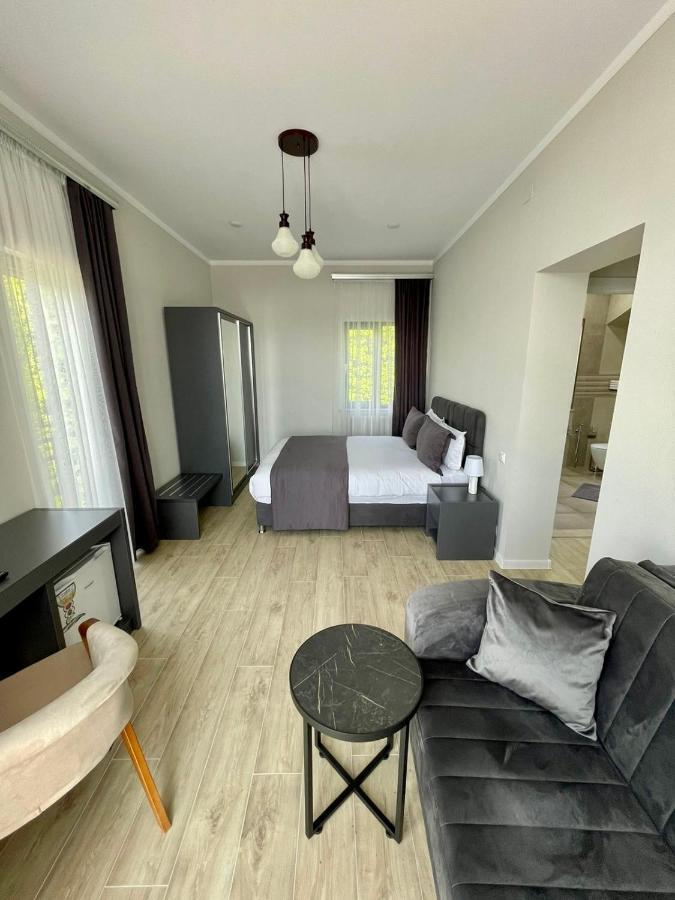 Hillside Inn Батуми Экстерьер фото