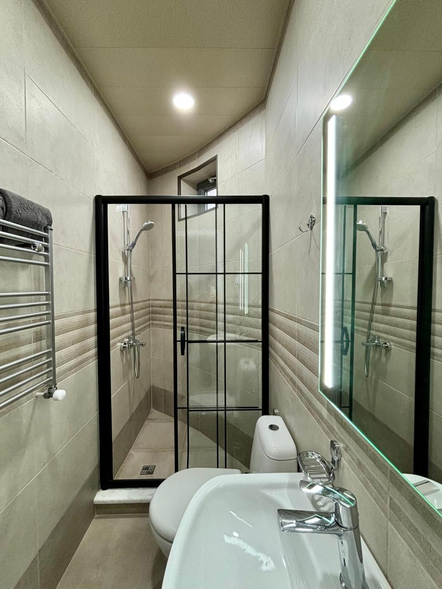 Hillside Inn Батуми Экстерьер фото