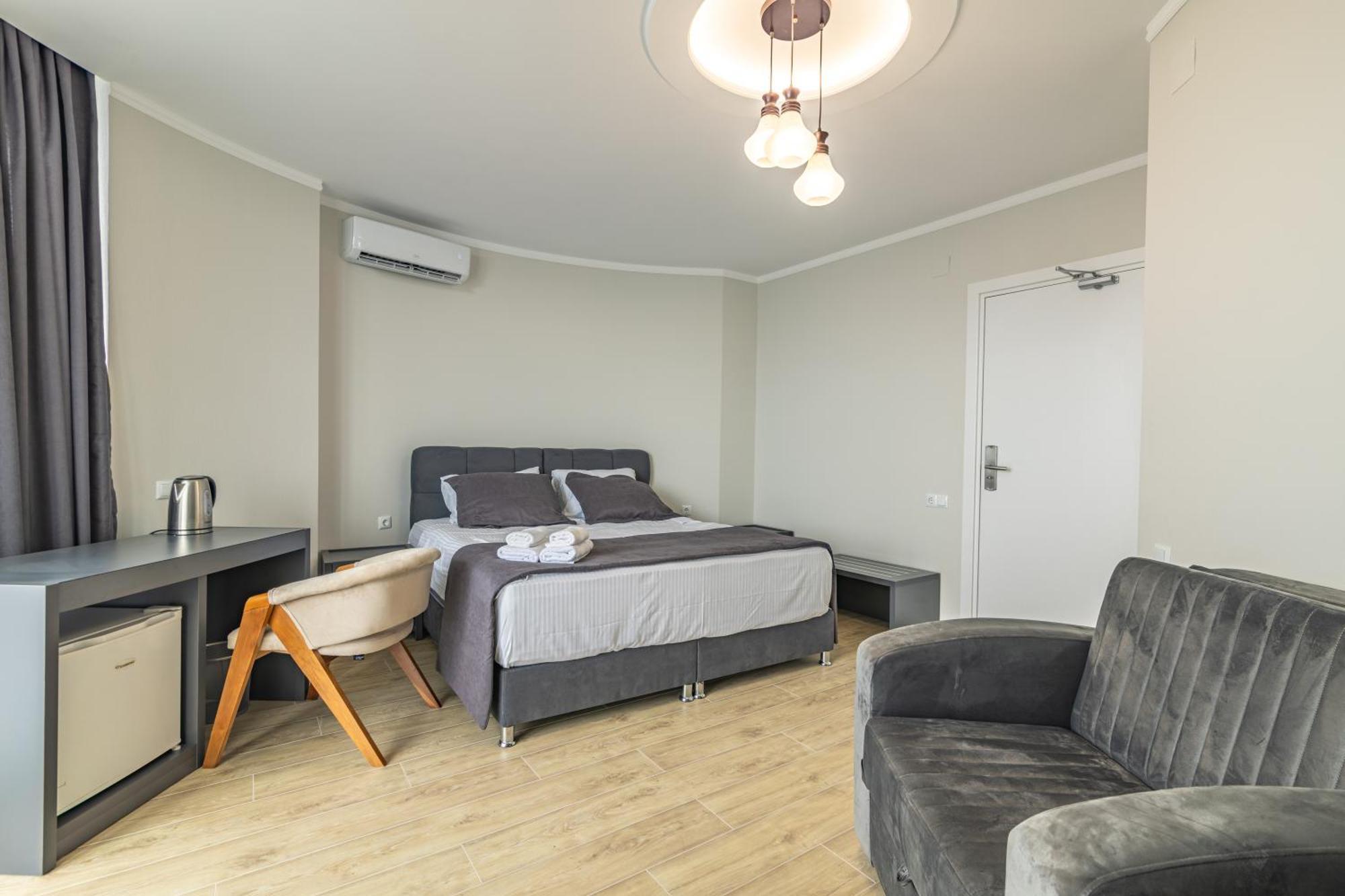 Hillside Inn Батуми Экстерьер фото