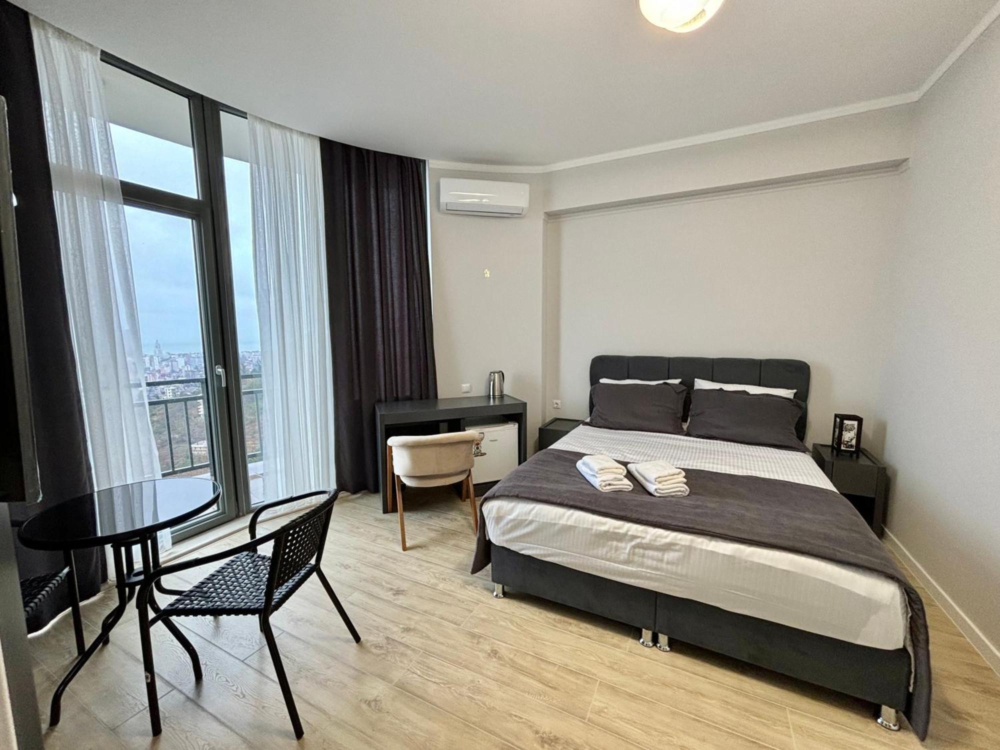 Hillside Inn Батуми Экстерьер фото