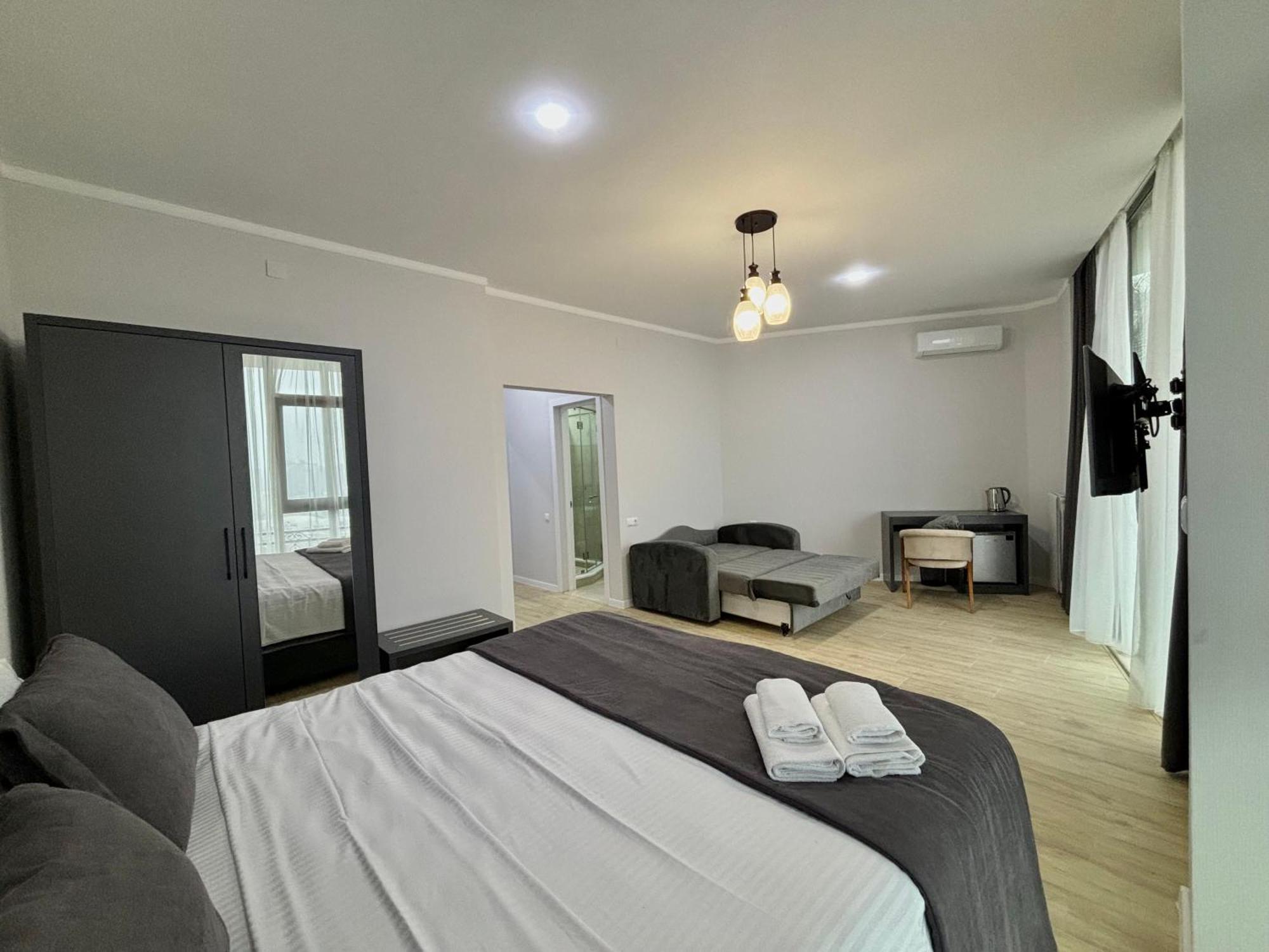 Hillside Inn Батуми Экстерьер фото
